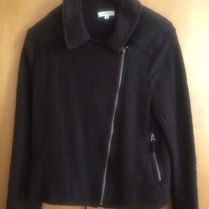 Short zipped light jacket. For the cool look